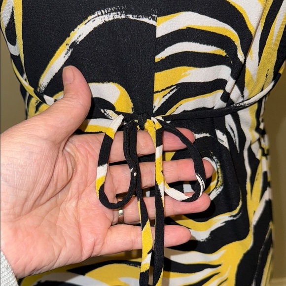 XOXO Blouse Black Yellow Crossover Bodice Top Tie Back Elastic Waist Women’s SzM - Picture 4 of 11